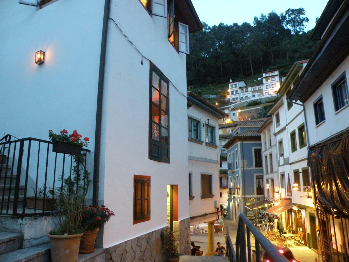 The Old Palace Tower / La Torre Del Palacion Cudillero Luaran gambar